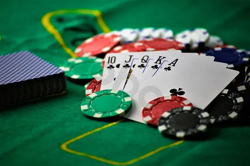 Slotti casino pokeri